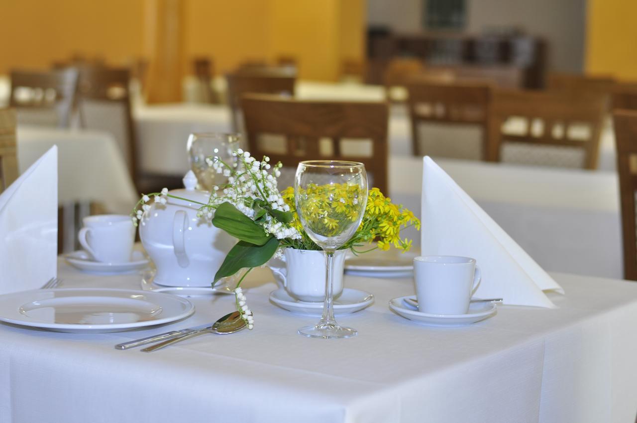 Hotel Osrodek Szkoleniowo - Wypoczynkowy Guzianka Ruciane-Nida Esterno foto