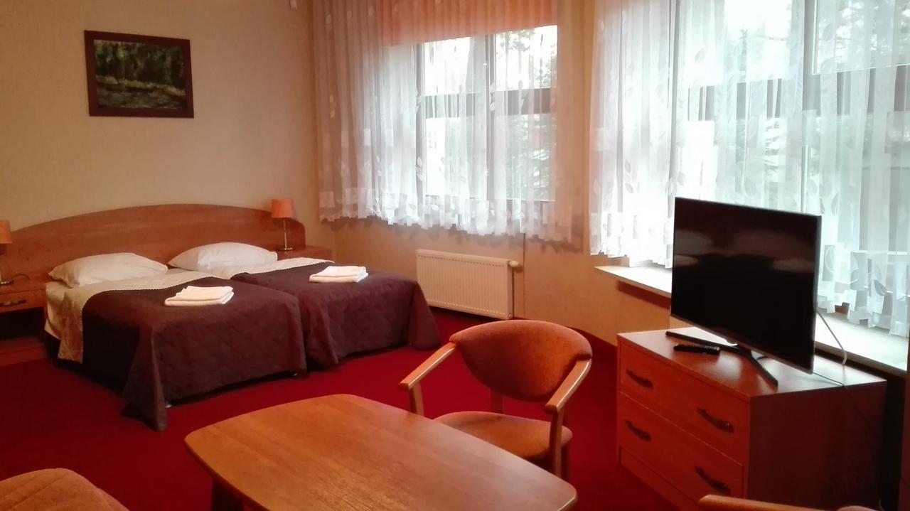Hotel Osrodek Szkoleniowo - Wypoczynkowy Guzianka Ruciane-Nida Esterno foto
