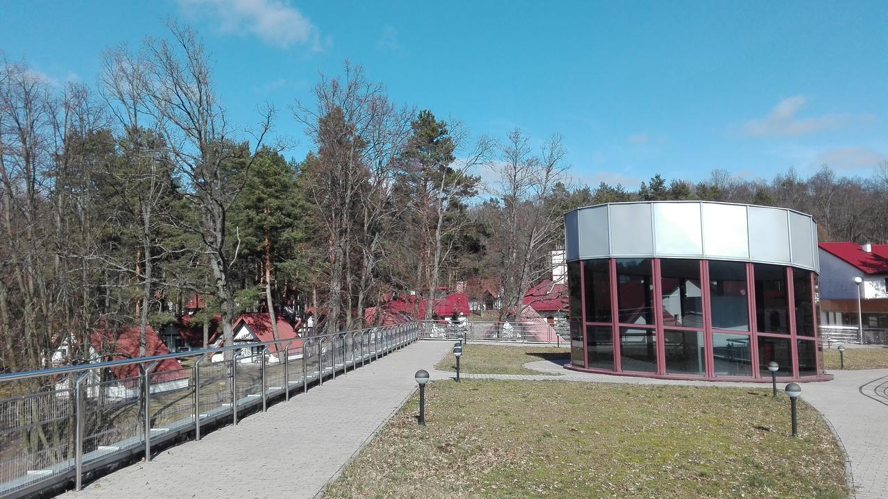 Hotel Osrodek Szkoleniowo - Wypoczynkowy Guzianka Ruciane-Nida Esterno foto