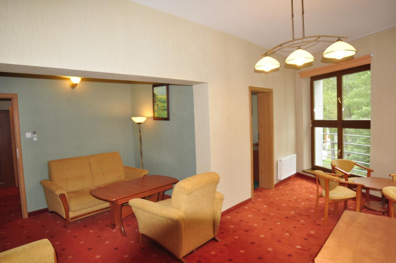 Hotel Osrodek Szkoleniowo - Wypoczynkowy Guzianka Ruciane-Nida Esterno foto