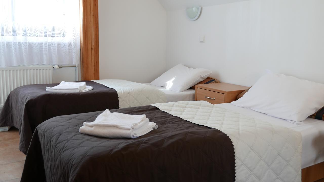 Hotel Osrodek Szkoleniowo - Wypoczynkowy Guzianka Ruciane-Nida Esterno foto