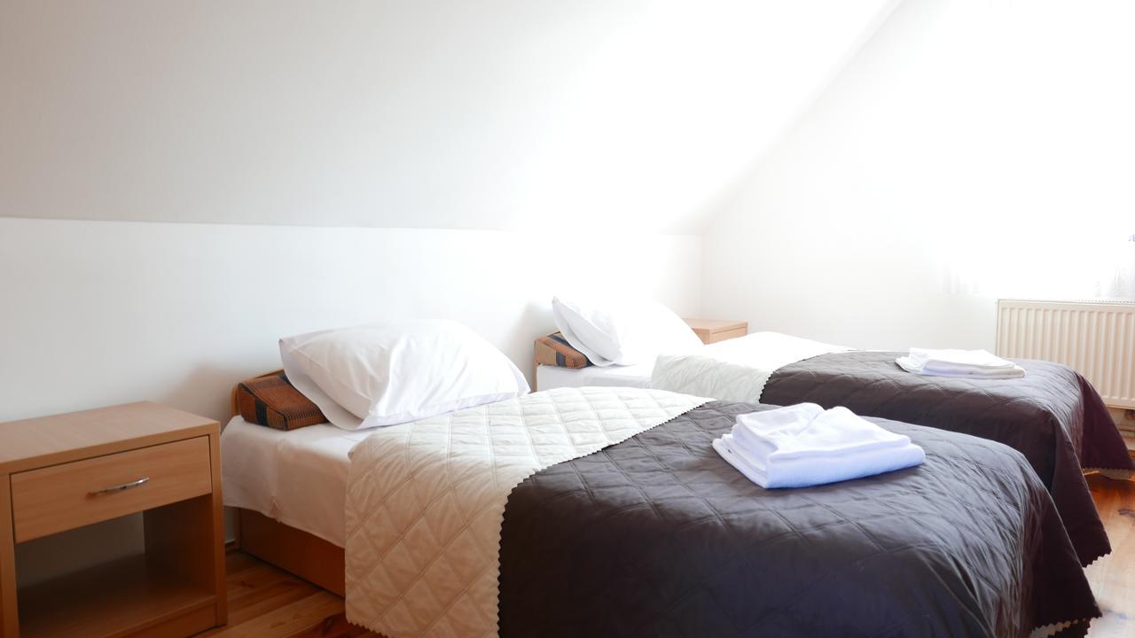 Hotel Osrodek Szkoleniowo - Wypoczynkowy Guzianka Ruciane-Nida Esterno foto